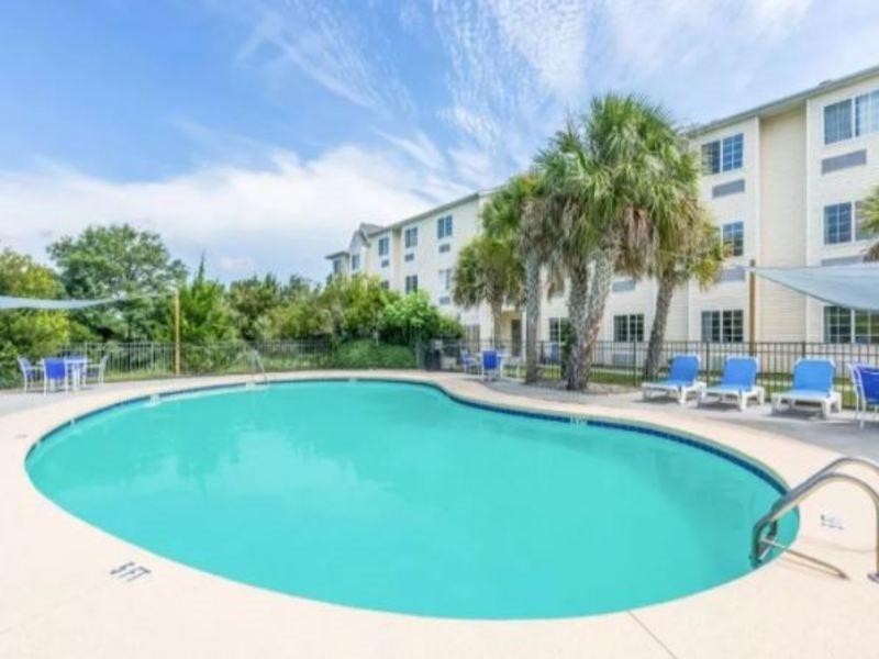 Microtel Inn & Suites By Wyndham Carolina Beach Exterior photo