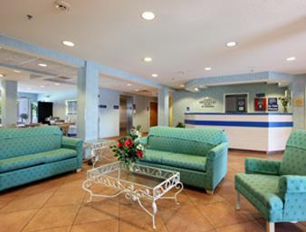 Microtel Inn & Suites By Wyndham Carolina Beach Interior photo